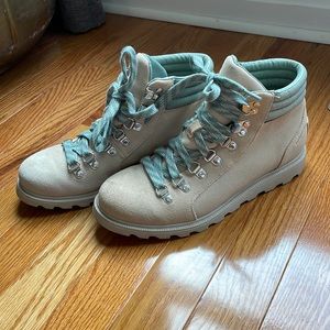 Sorel trail boot. Women’s size 6.5.